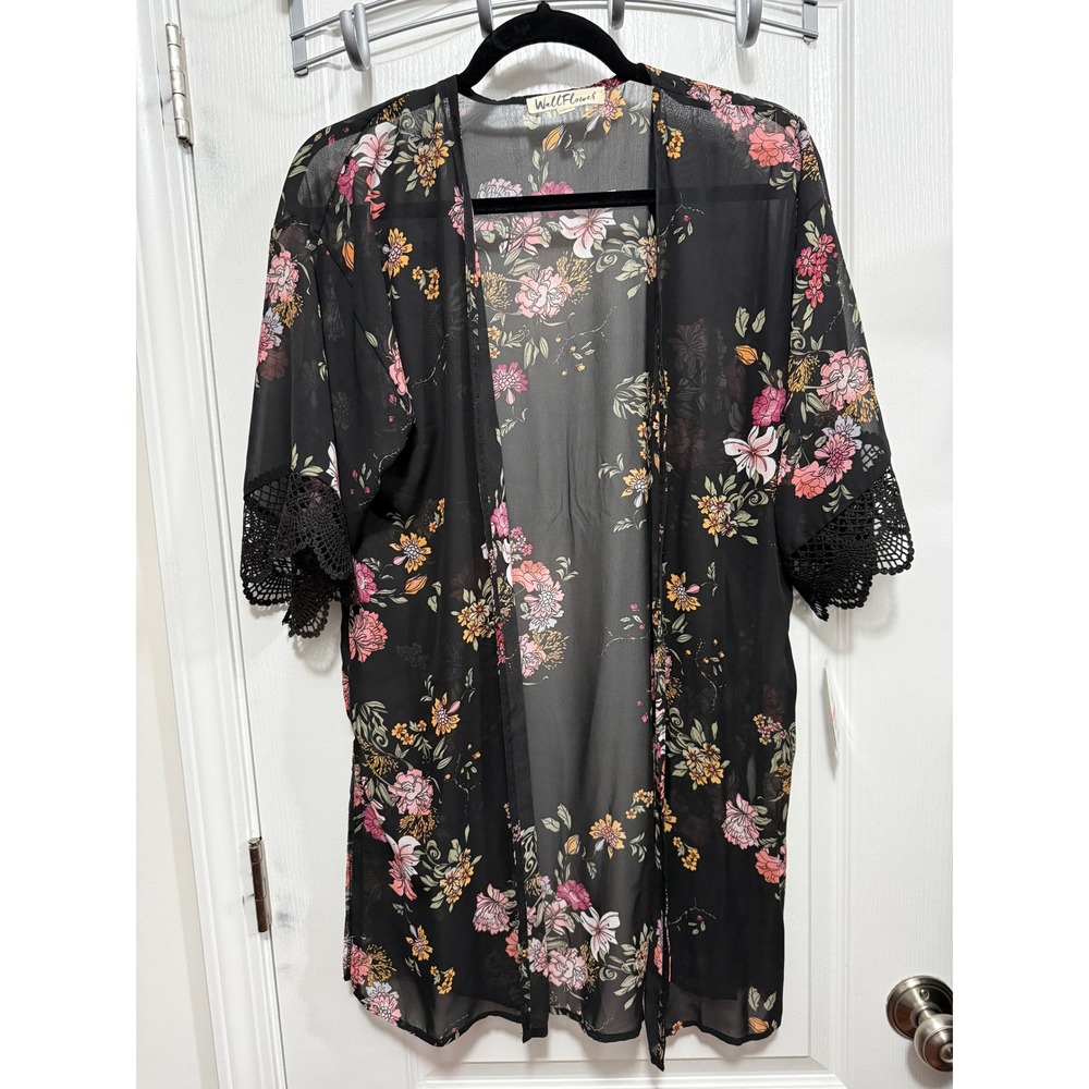WallFlower Black Floral Sheer Kimono XS NWT Crochet Lace Open Boho chic Festival